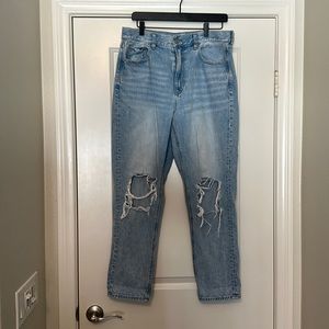 American Eagle Mom Jean